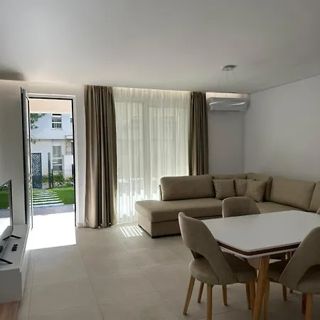 Eme - Kompleksi San Pietro, Gjiri I Lalzit Apartmán *