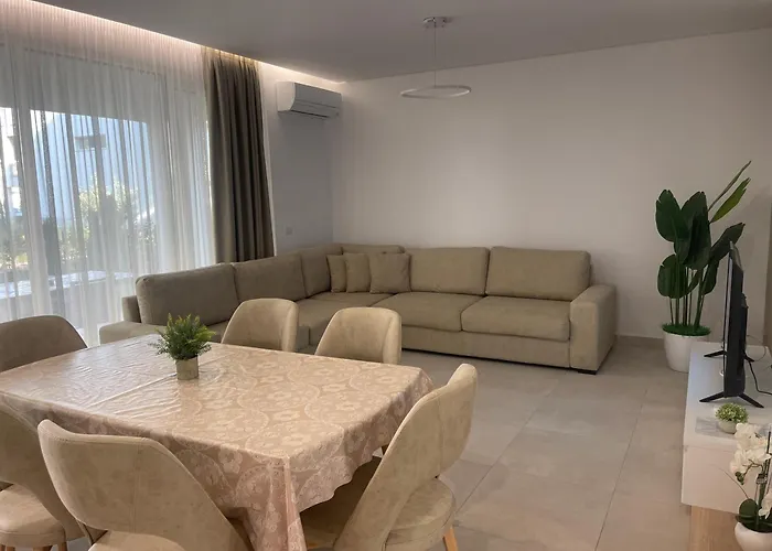 Eme - Kompleksi San Pietro, Gjiri I Lalzit Durrës