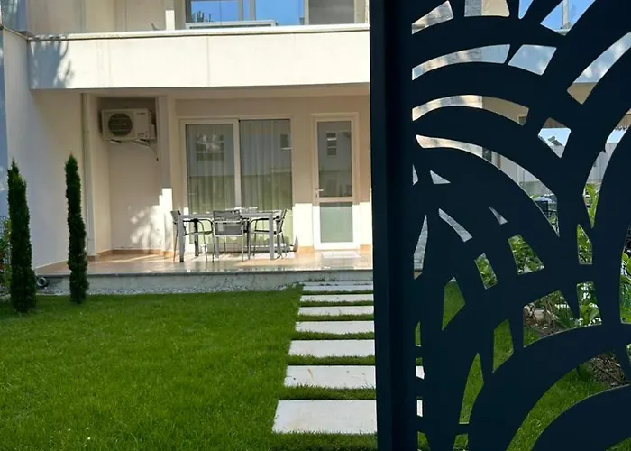 Eme - Kompleksi San Pietro, Gjiri I Lalzit Durrës